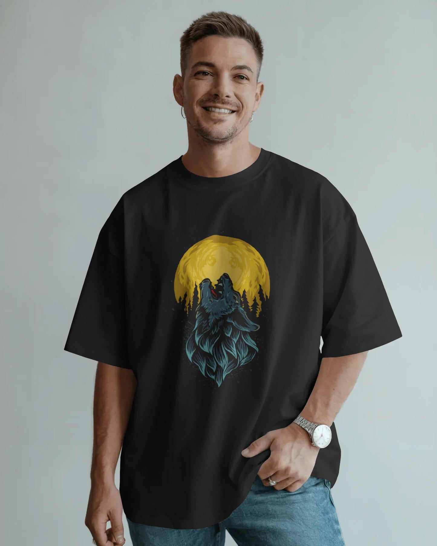 Men’s Oversized Wolf T-Shirt – Howling Wolf Under Full Moon Graphic Tee